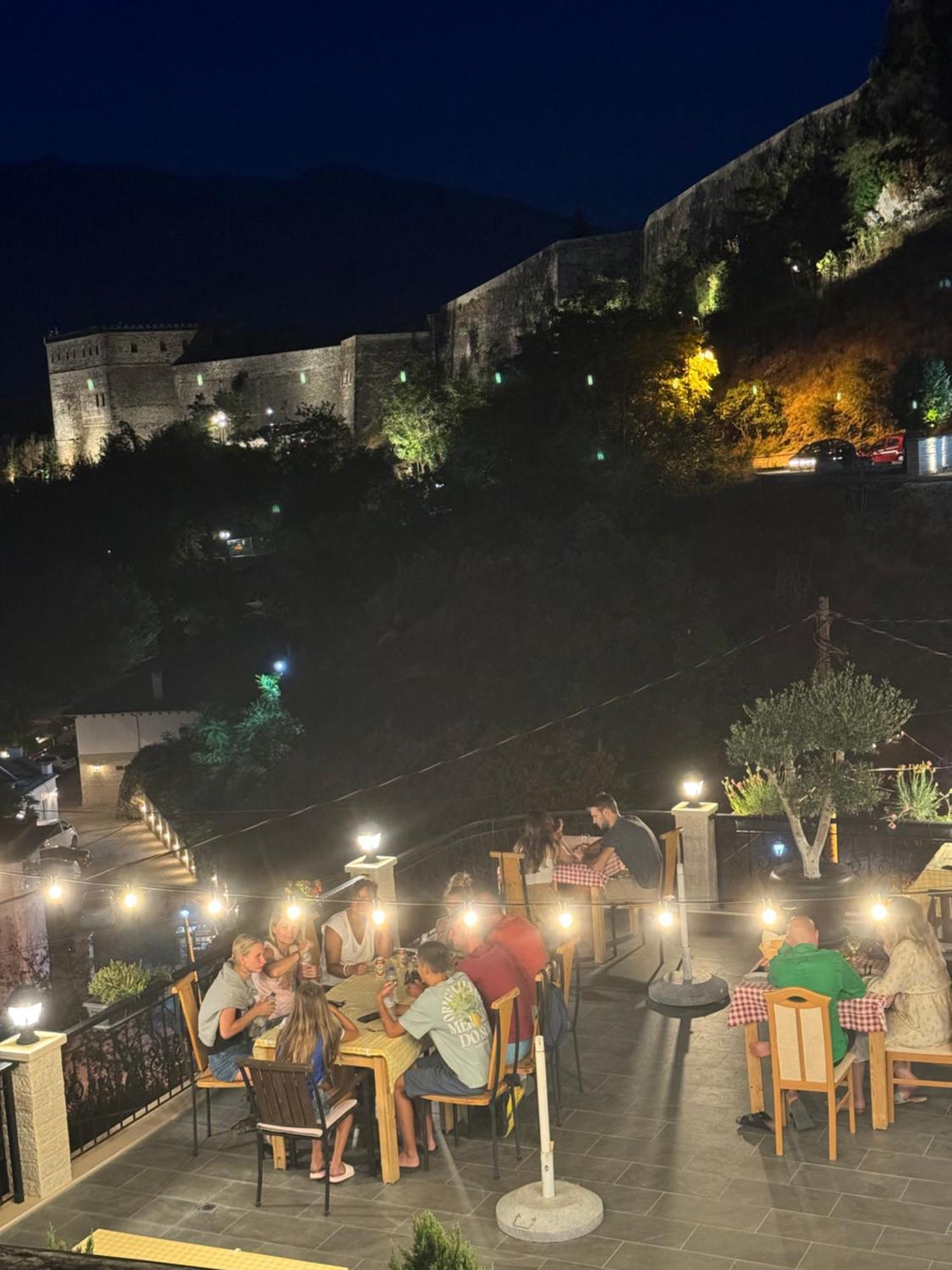 Castle Hotel Gjirokastër Extérieur photo